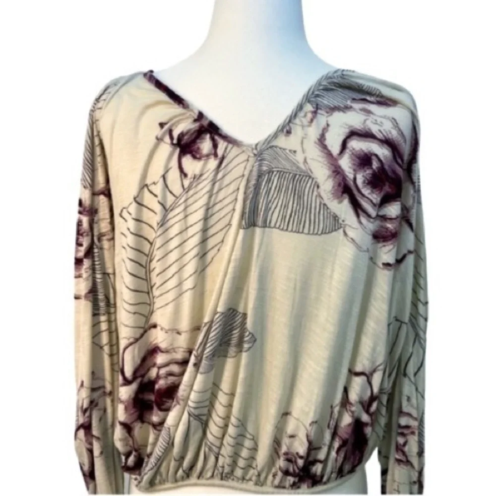FREE‎ PEOPLE LACE SPLIT SHOULDER TOP